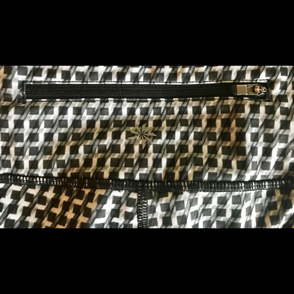 Athleta Capri Pants Medium Black White - Picture 3 of 7